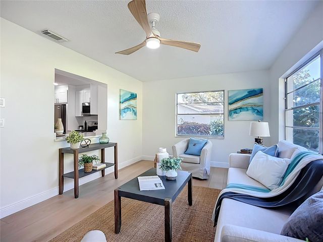 2014 HAMPSTEAD CIRCLE, Sun City Center, FL 33573