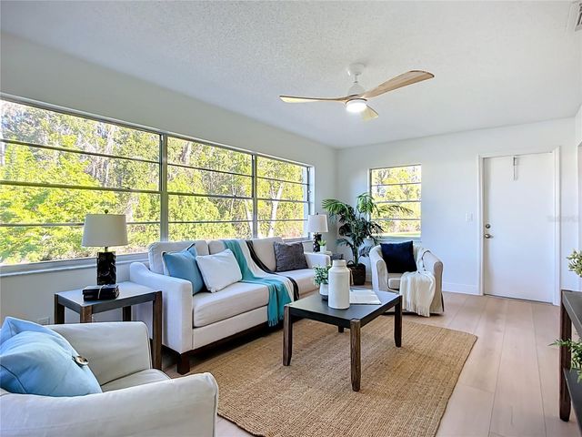 2014 HAMPSTEAD CIRCLE, Sun City Center, FL 33573