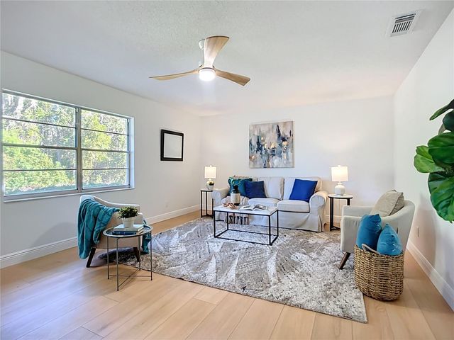 2014 HAMPSTEAD CIRCLE, Sun City Center, FL 33573