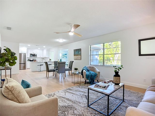 2014 HAMPSTEAD CIRCLE, Sun City Center, FL 33573
