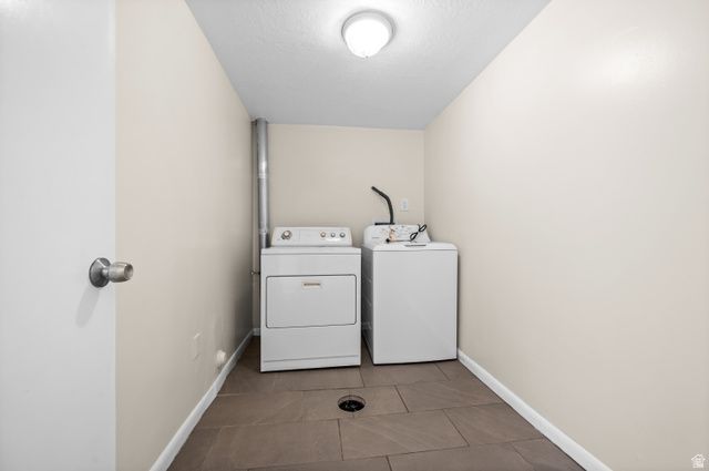 1420 E SPRING LN, Holladay, UT 84117