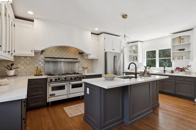 1200 Westview Dr, Berkeley, CA 94705
