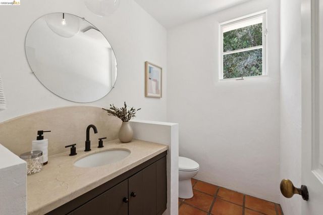 1200 Westview Dr, Berkeley, CA 94705