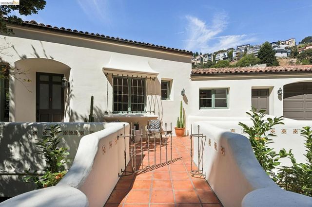 1200 Westview Dr, Berkeley, CA 94705