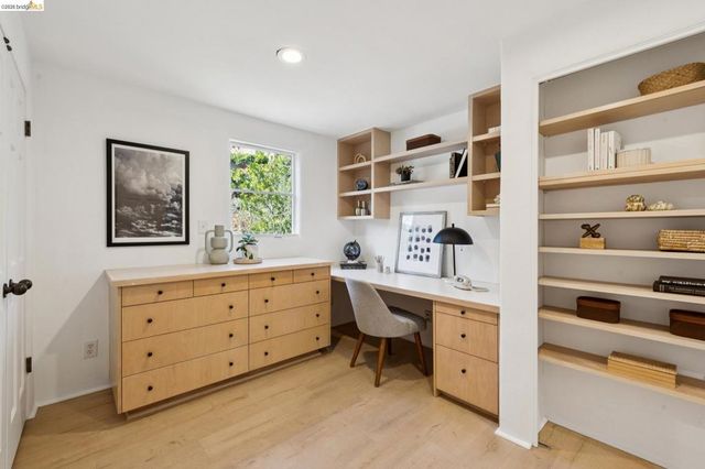 1200 Westview Dr, Berkeley, CA 94705