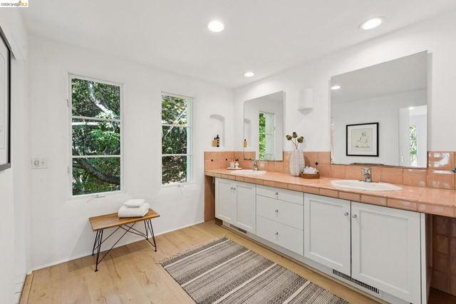 1200 Westview Dr, Berkeley, CA 94705