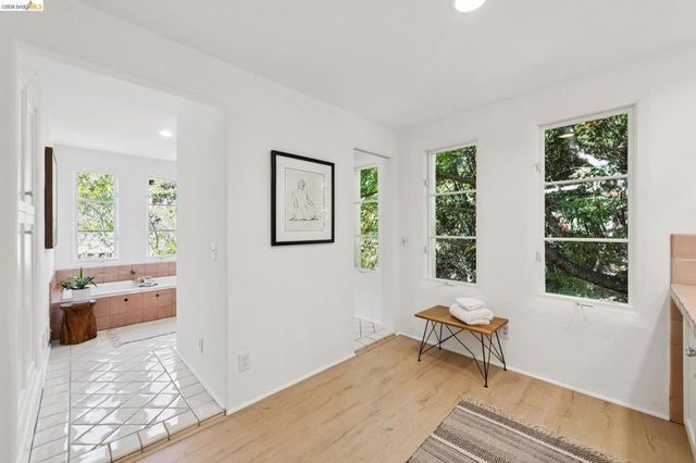 1200 Westview Dr, Berkeley, CA 94705