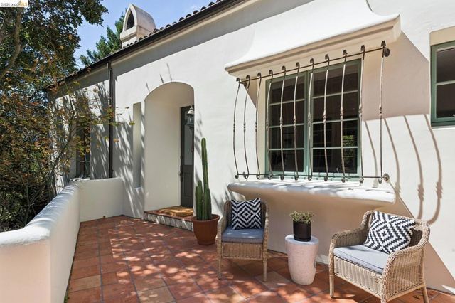 1200 Westview Dr, Berkeley, CA 94705