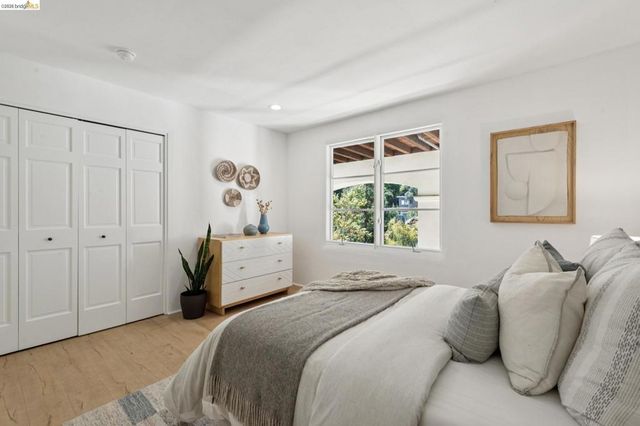 1200 Westview Dr, Berkeley, CA 94705