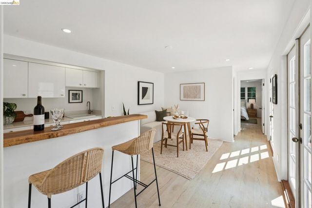 1200 Westview Dr, Berkeley, CA 94705