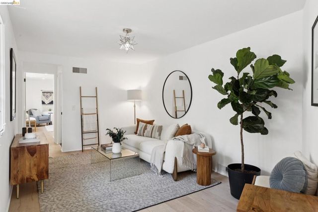 1200 Westview Dr, Berkeley, CA 94705