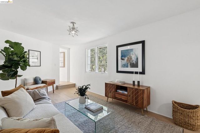 1200 Westview Dr, Berkeley, CA 94705