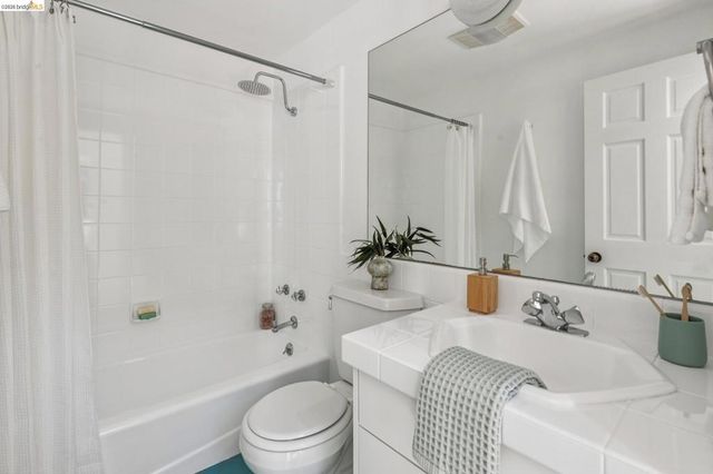 1200 Westview Dr, Berkeley, CA 94705