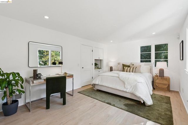 1200 Westview Dr, Berkeley, CA 94705