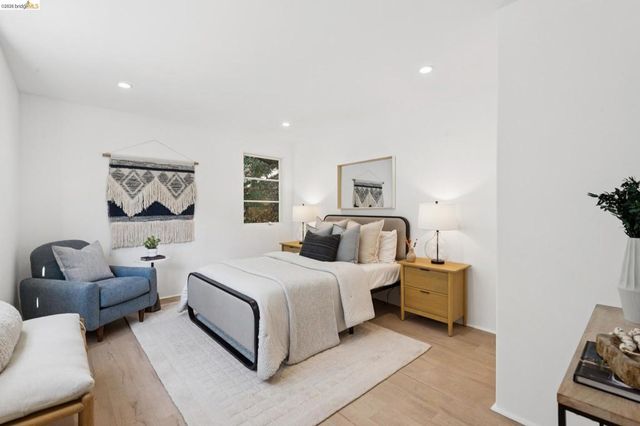 1200 Westview Dr, Berkeley, CA 94705
