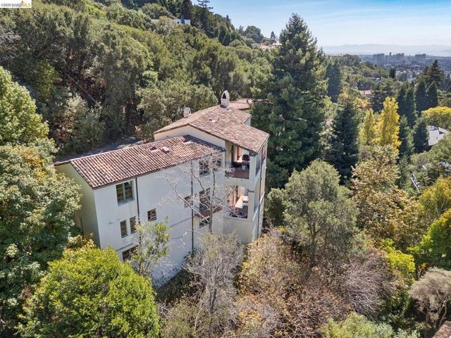 1200 Westview Dr, Berkeley, CA 94705