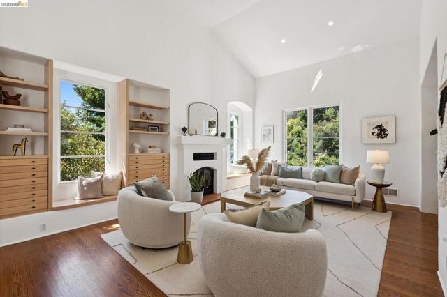 1200 Westview Dr, Berkeley, CA 94705
