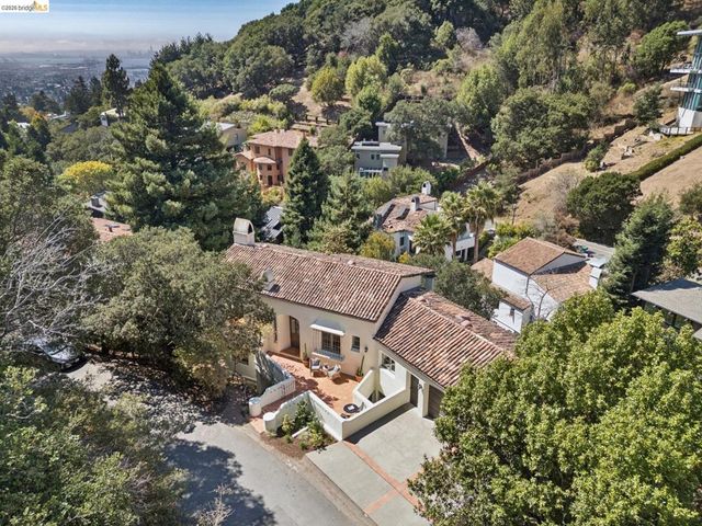 1200 Westview Dr, Berkeley, CA 94705