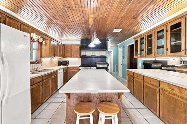 31 Poinsetta Road, Sulphur, LA 70663