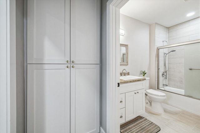 2219 Mckee Street, Houston, TX 77009