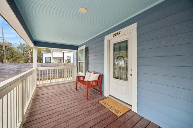 2219 Mckee Street, Houston, TX 77009