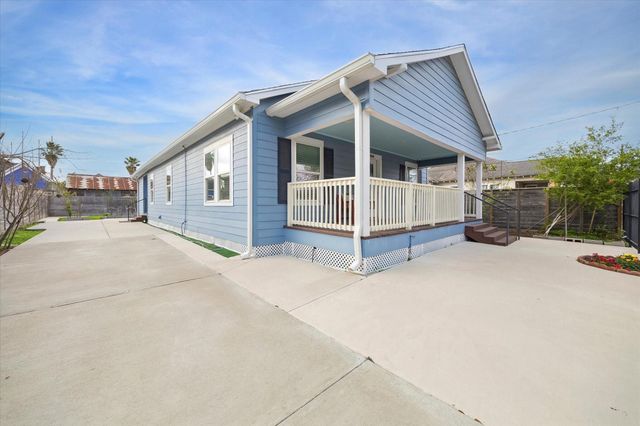 2219 Mckee Street, Houston, TX 77009