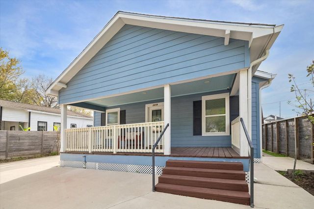 2219 Mckee Street, Houston, TX 77009
