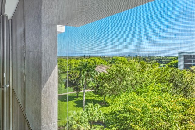 20090 Boca West Drive 381, Boca Raton, FL 33434