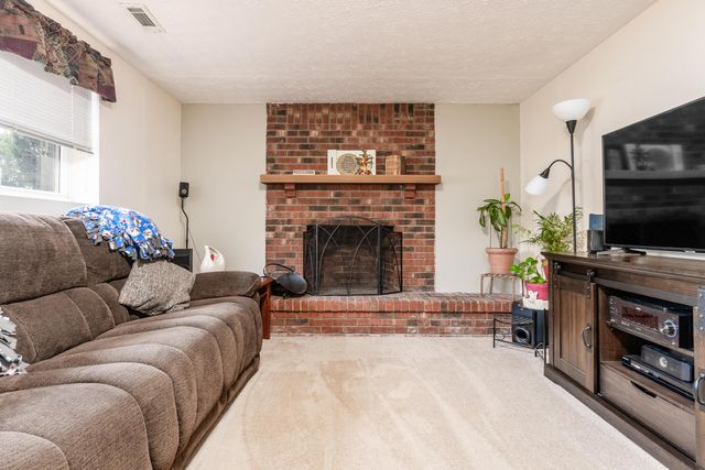 1079 Hilton Drive, Reynoldsburg, OH 43068