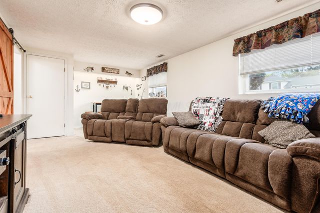 1079 Hilton Drive, Reynoldsburg, OH 43068