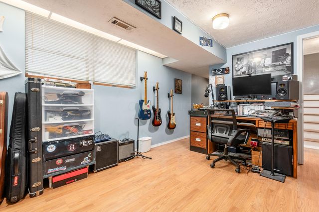 1079 Hilton Drive, Reynoldsburg, OH 43068