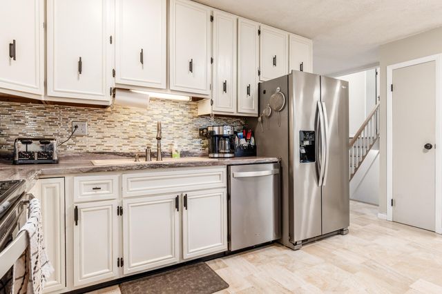 1079 Hilton Drive, Reynoldsburg, OH 43068
