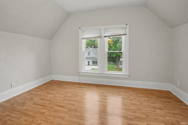 910 Milton Street, South Bend, IN 46613
