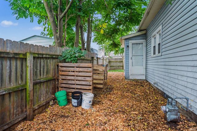 910 Milton Street, South Bend, IN 46613