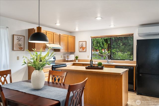 11716 NE 95th Street, Kirkland, WA 98033
