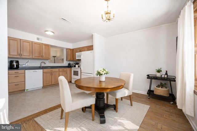 431 CARMARTHEN CT, Exton, PA 19341