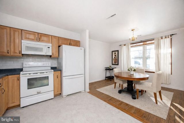 431 CARMARTHEN CT, Exton, PA 19341