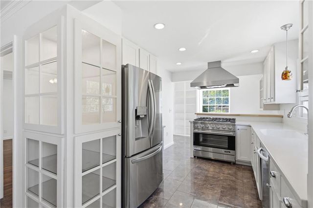 978 Winburn Drive, East Point, GA 30344