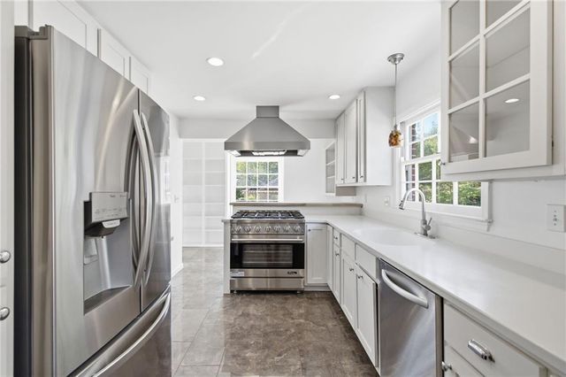 978 Winburn Drive, East Point, GA 30344