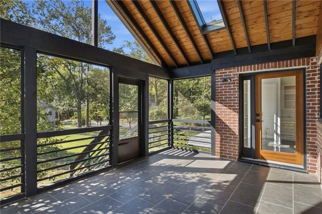 978 Winburn Drive, East Point, GA 30344