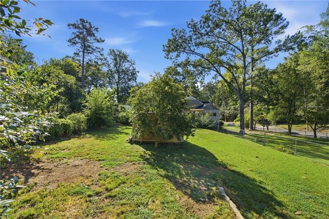 978 Winburn Drive, East Point, GA 30344