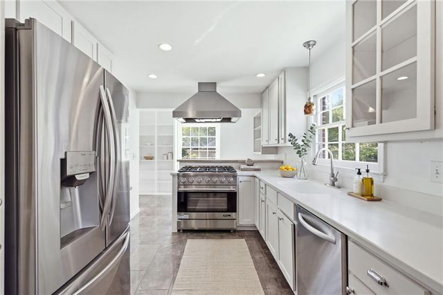 978 Winburn Drive, East Point, GA 30344