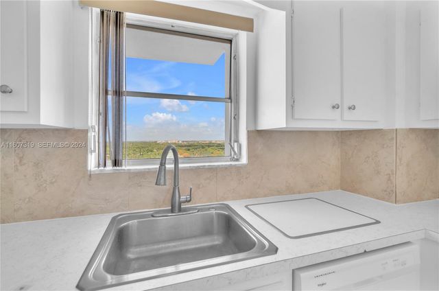 2780 NE 183rd Street 1601, Aventura, FL 33160