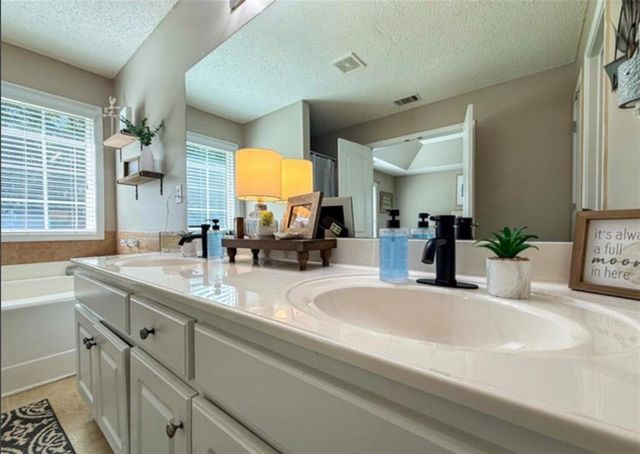 255 River Mist Circle, Jefferson, GA 30549