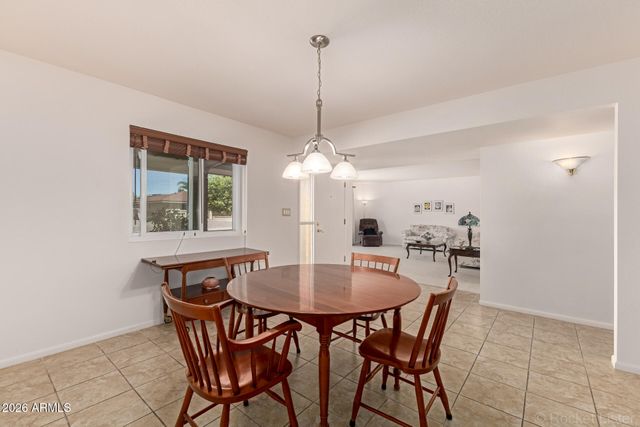 6713 E DES MOINES Street, Mesa, AZ 85205
