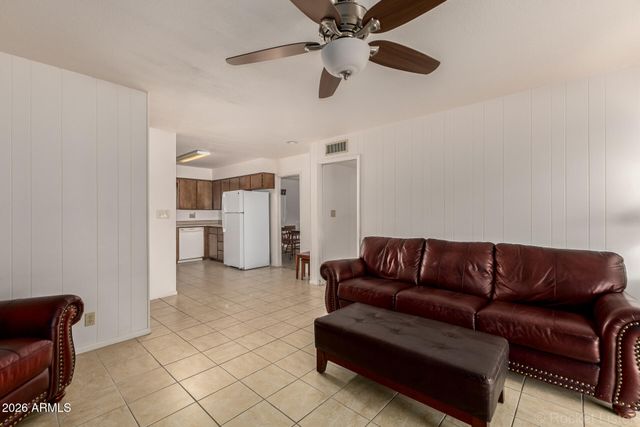 6713 E DES MOINES Street, Mesa, AZ 85205