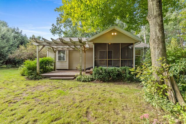 10546 Wildwood Drive, Eureka Twp, MI 48838