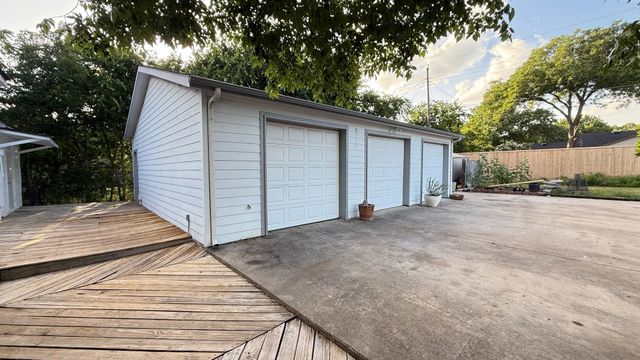 227 W Center Street, Duncanville, TX 75116