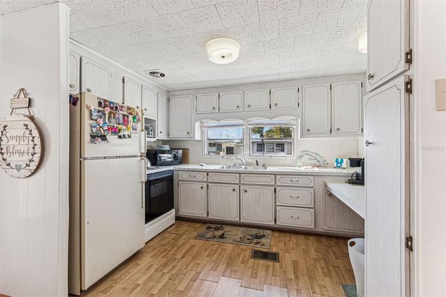 13225 101ST STREET 222, Largo, FL 33773