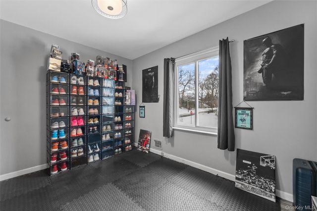 3 Greentree Drive, Scarsdale, NY 10583